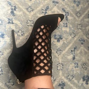 ✨Authentic  JIMMY CHOO Drift cutout peep-toe Suede bootie✨